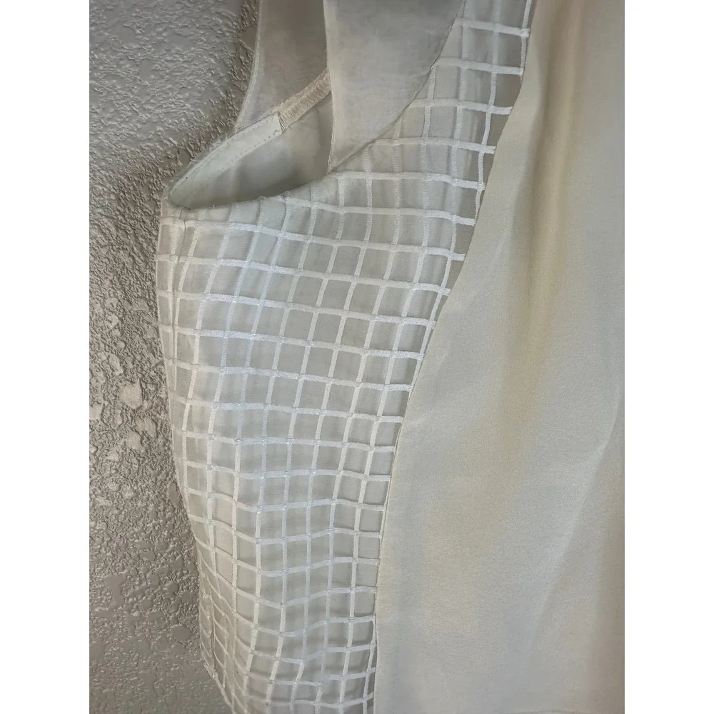 Elizabeth and James Women's Cream Grid Mesh Mixed Media Sleeveless Crop Top S